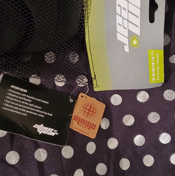 Atom Bionic Gear pullover knee pads / gaskets - Picture 4 of 6